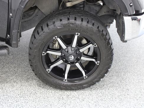 Used 2021 Toyota Tundra SR5 w/ SR5 Leather Package AWD/4WD image 5