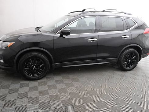 Used 2018 Nissan Rogue SV w/ Premium Package AWD/4WD image 8