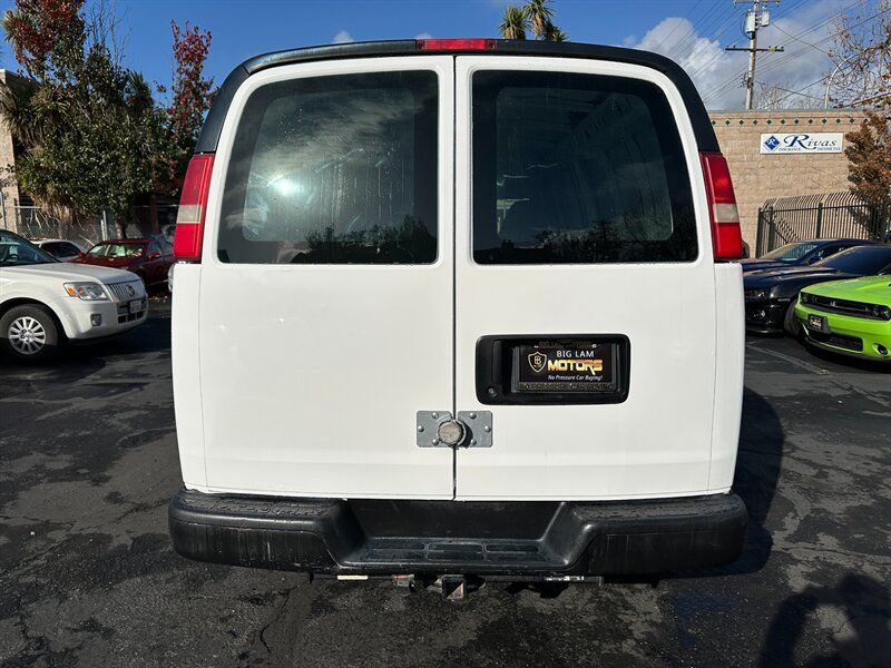 Used 2012 Chevrolet Express 2500 Extended RWD image 6