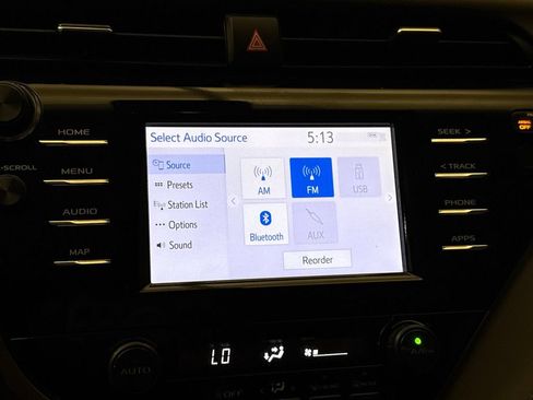 Used 2019 Toyota Camry SE FWD image 23