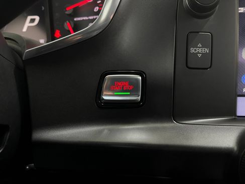 Used 2019 Chevrolet Corvette Stingray Coupe RWD image 17