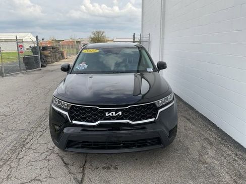 Used 2023 Kia Sorento LX image 5