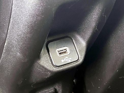 Certified 2021 Jeep Renegade Limited w/ Sun & Sound Group image 14