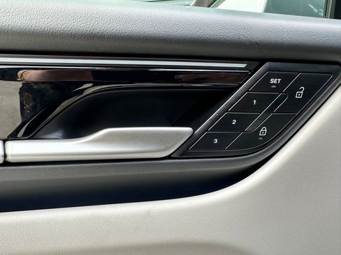 Used 2025 Porsche Macan 4 Electric image 19