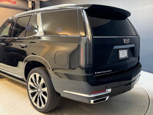 New 2026 Cadillac Escalade Luxury w/ Touring Package AWD/4WD image 23