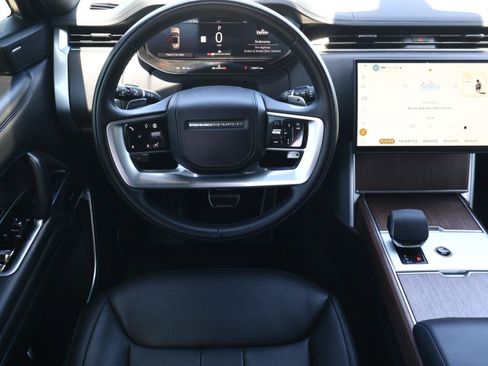 Used 2025 Land Rover Range Rover Long Wheelbase SE AWD/4WD image 10