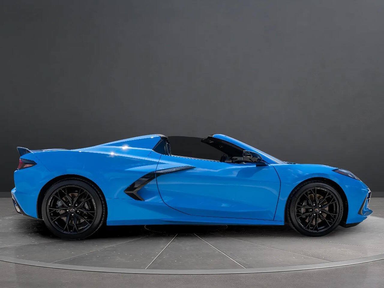 Used 2024 Chevrolet Corvette Stingray Preferred Conv w/ Z51 Performance Package RWD image 7