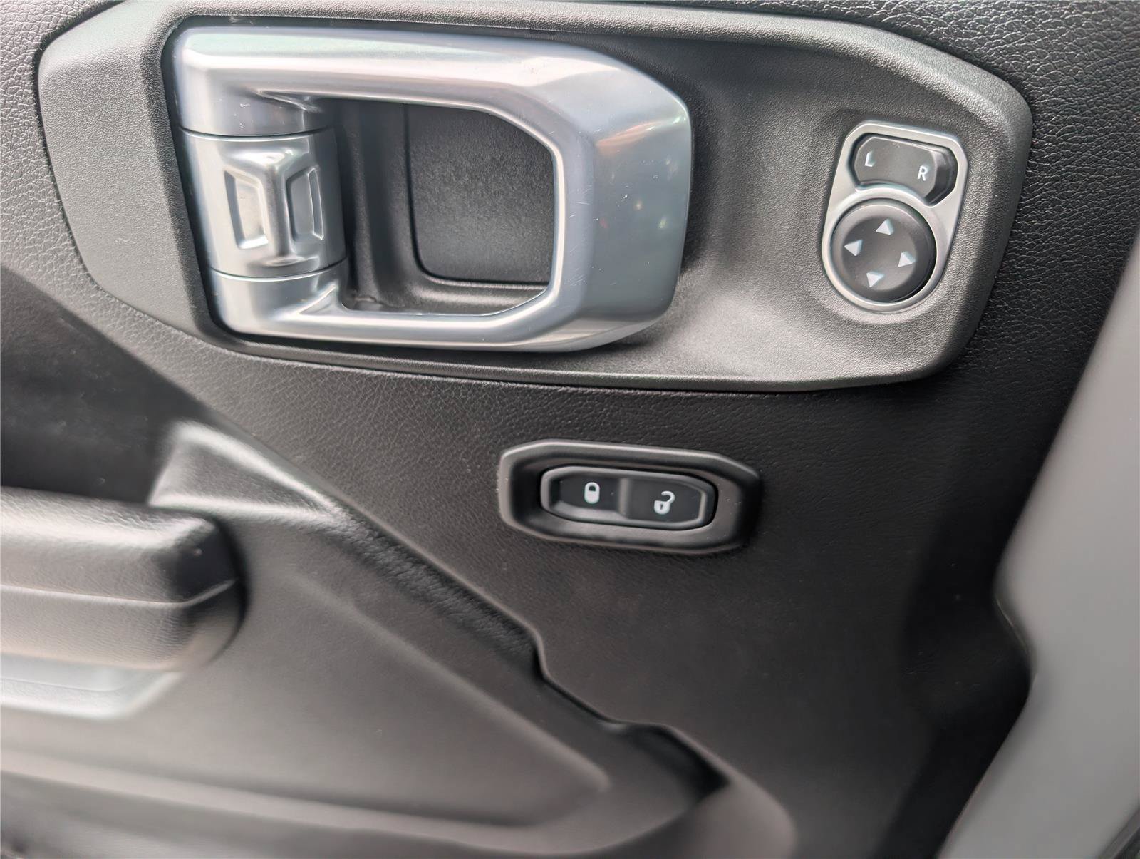Used 2021 Jeep Wrangler Unlimited Sport AWD/4WD image 20