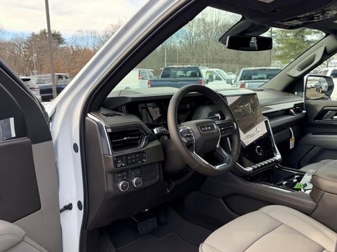 New 2026 GMC Yukon Elevation image 14