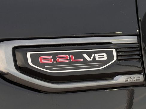 Used 2024 GMC Sierra 1500 AT4 w/ Technology Package image 10