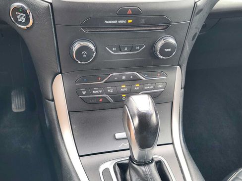 Used 2016 Ford Edge SEL w/ Equipment Group 201A AWD/4WD image 19