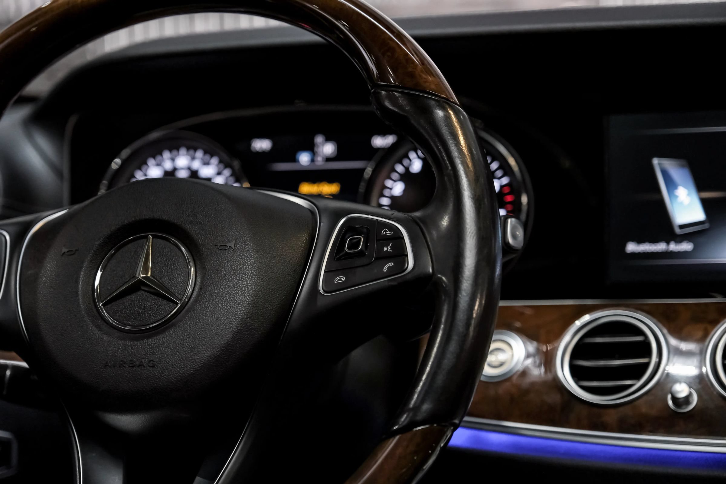 Used 2017 Mercedes-Benz E 300 image 16