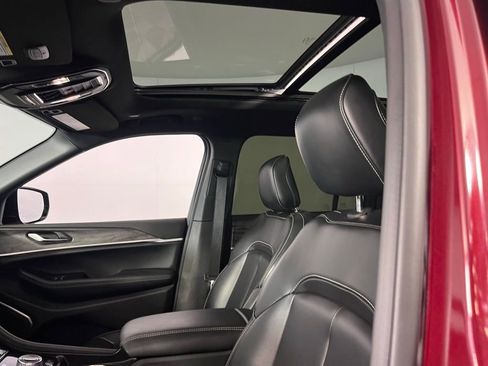 Used 2025 Jeep Grand Cherokee Limited 4xe image 23