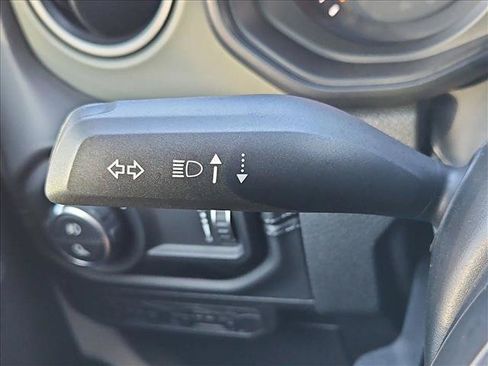 Used 2025 Jeep Gladiator Mojave AWD/4WD image 16