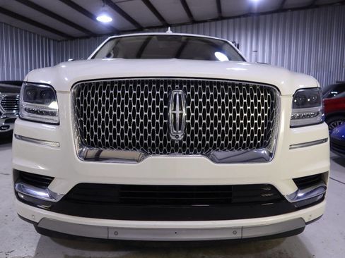 Used 2020 Lincoln Navigator Black Label w/ Cargo Convenience Package image 8