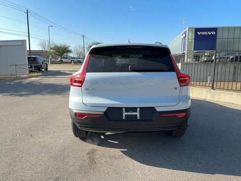 New 2026 Volvo XC40 B5 Plus w/ Protection Package Premier image 5