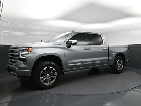 Used 2025 Chevrolet Silverado 1500 High Country w/ Technology Package AWD/4WD image 3