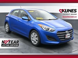 Used 2017 Hyundai Elantra GT video 1