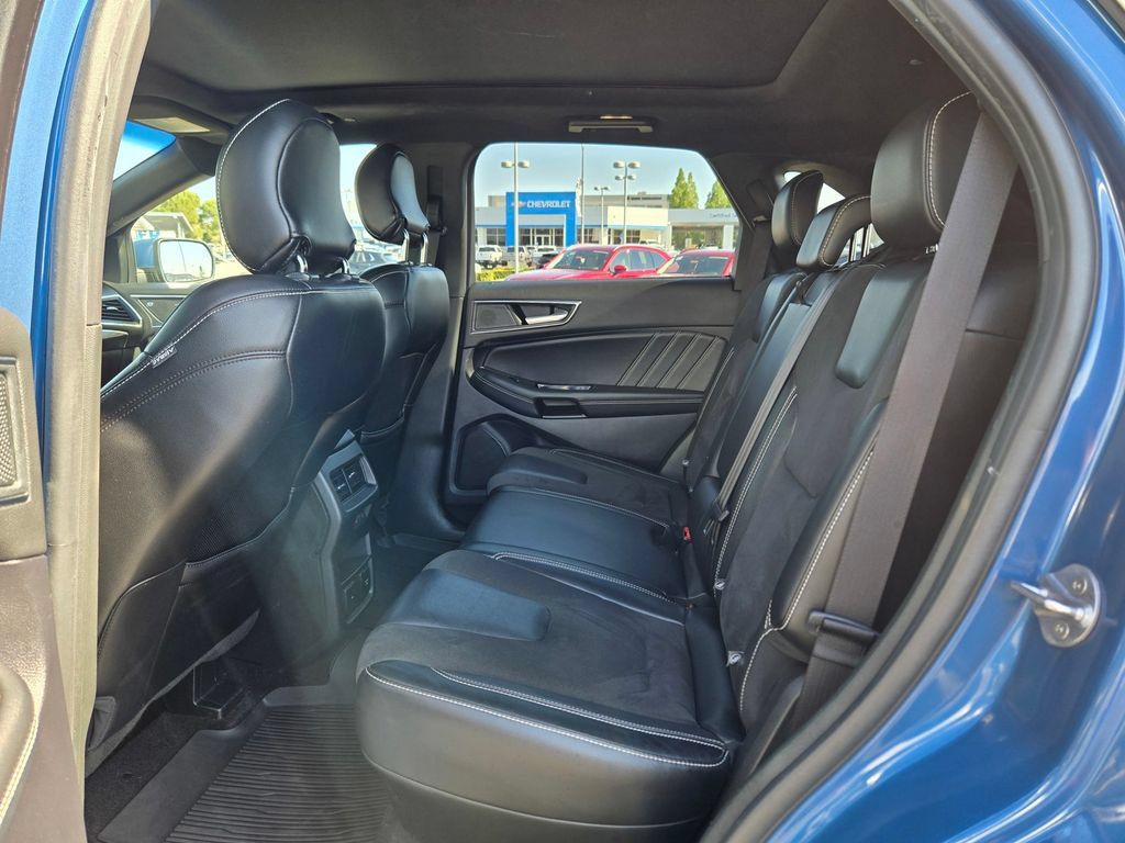 Used 2019 Ford Edge ST w/ Equipment Group 401A AWD/4WD image 14