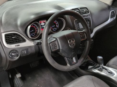 Certified 2018 Dodge Journey SE image 10