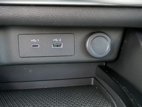 Used 2023 Nissan Rogue SV AWD/4WD image 31