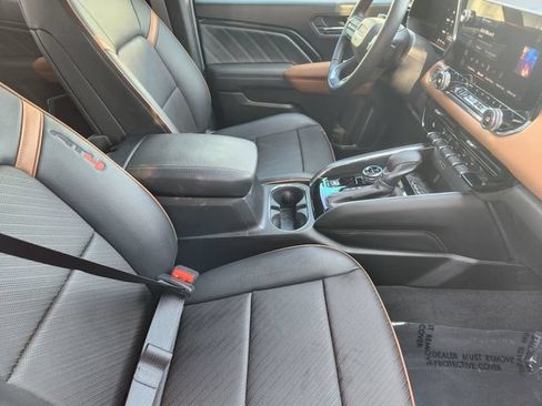 Used 2024 GMC Canyon AT4 w/ AT4 Premium Package AWD/4WD image 19