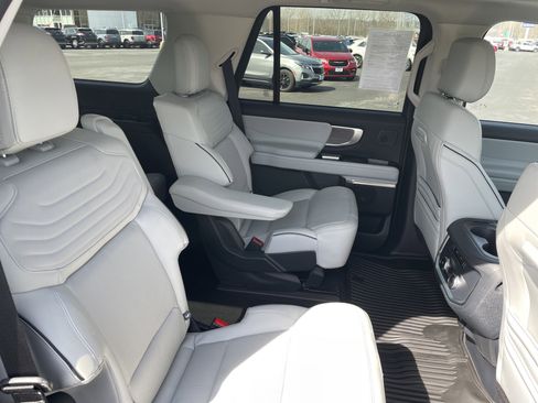 Used 2025 Ford Expedition Platinum w/ Platinum Ultimate Package image 20