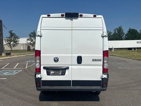 Used 2024 RAM ProMaster 2500 w/ Convenience Group FWD image 6