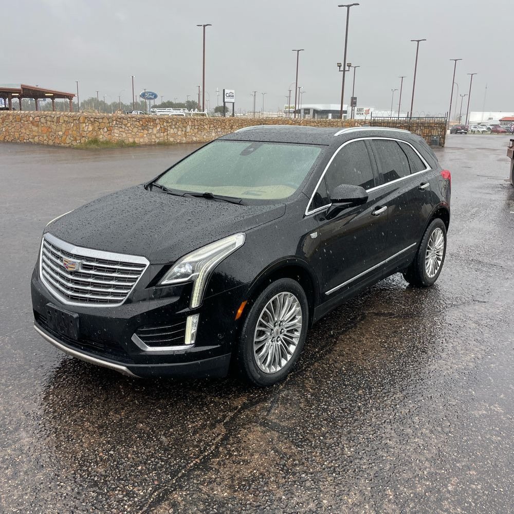 Used 2017 Cadillac XT5 Platinum w/ Driver Assist Package AWD/4WD image 2