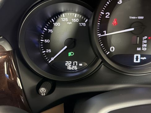 Certified 2026 Porsche Macan AWD/4WD image 21