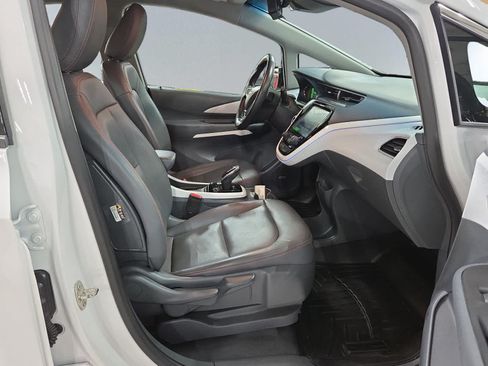 Used 2019 Chevrolet Bolt Premier w/ Infotainment Package FWD image 20