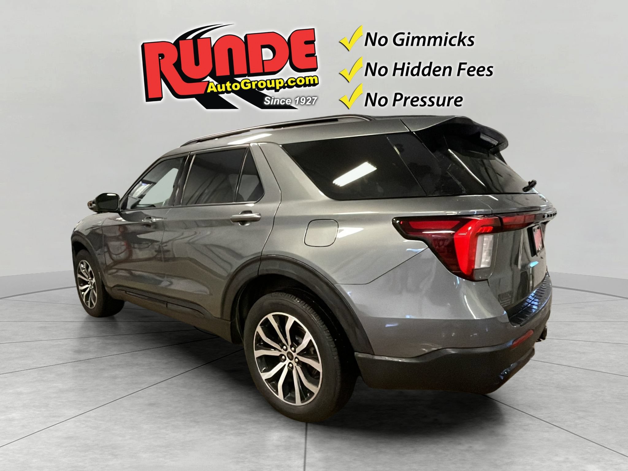 Used 2025 Ford Explorer ST-Line AWD/4WD image 5