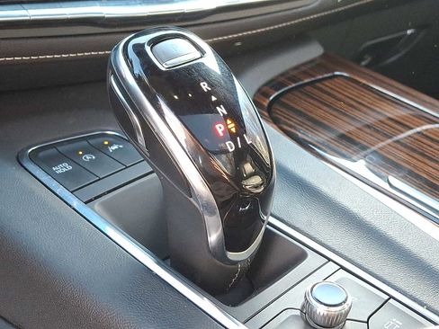 Used 2023 Cadillac Escalade Premium Luxury image 16