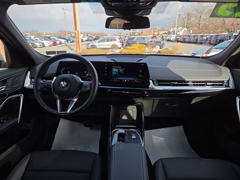 Used 2025 BMW X2 xDrive28i image 14
