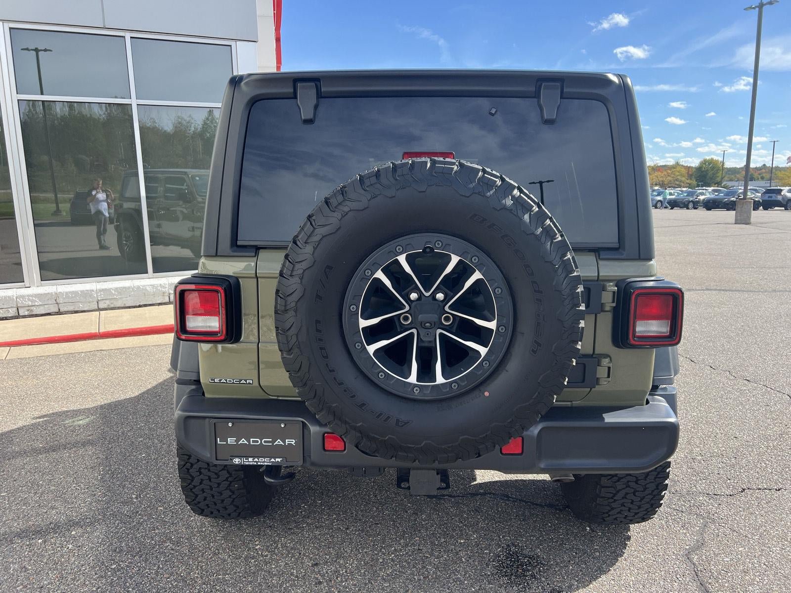 Used 2025 Jeep Wrangler Unlimited Sport AWD/4WD image 12