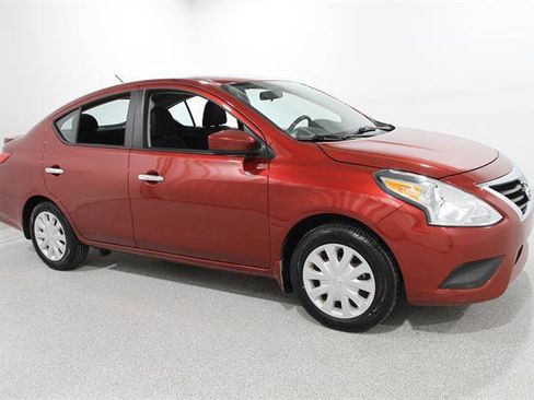Used 2017 Nissan Versa SV image 1