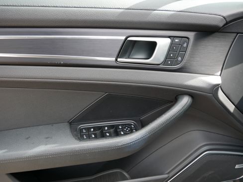 Used 2022 Porsche Panamera 4 Platinum Edition image 10