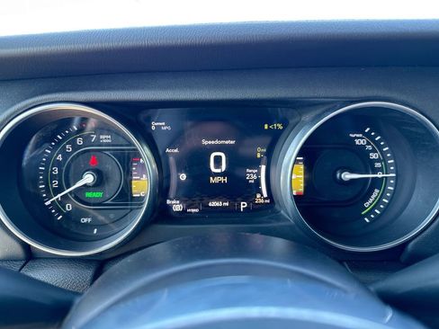 Used 2021 Jeep Wrangler Unlimited Sahara w/ Cold Weather Group AWD/4WD image 12