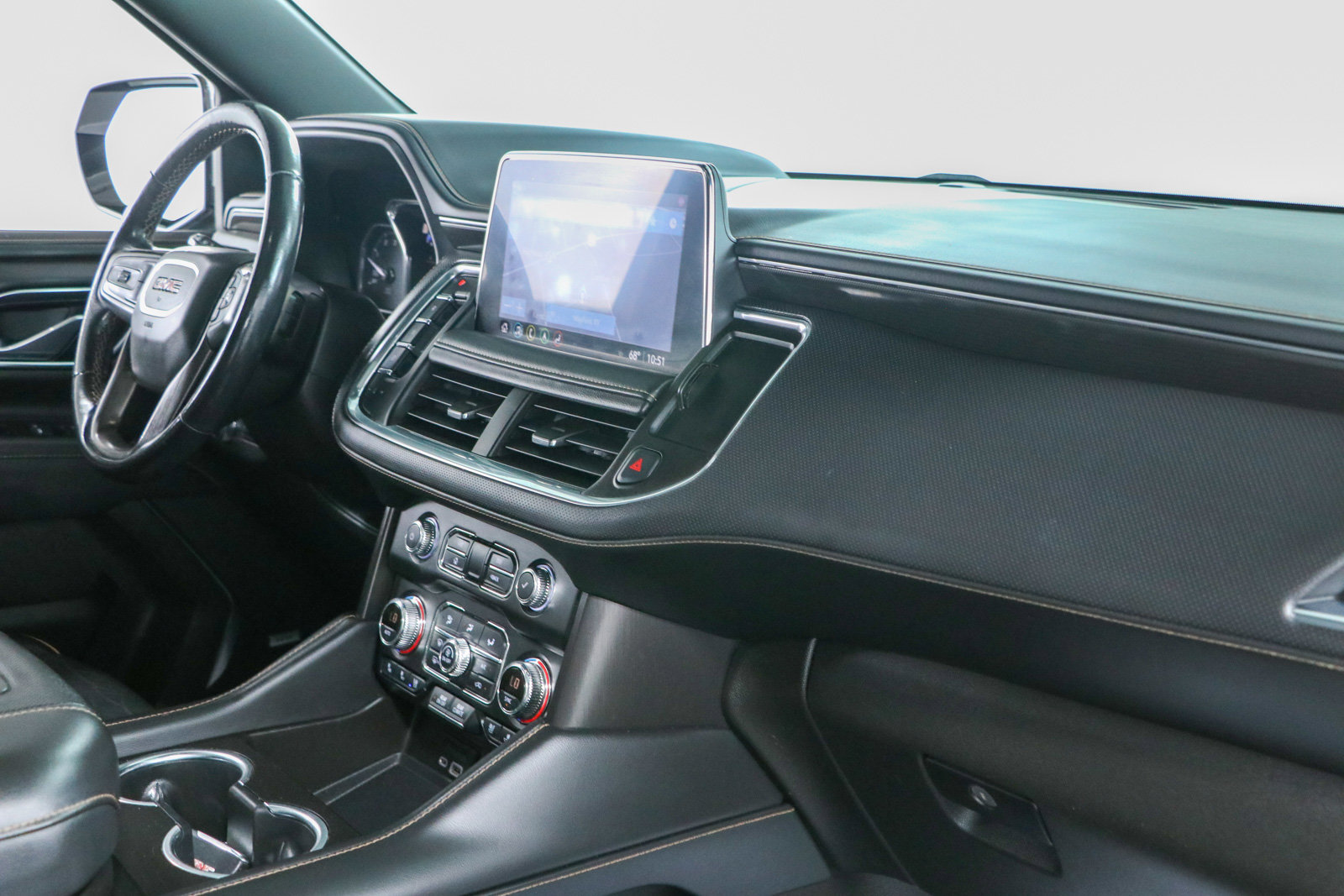Used 2021 GMC Yukon XL AT4 w/ AT4 Premium Plus Package AWD/4WD image 31
