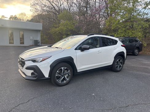 Used 2025 Subaru Crosstrek 2.0i Premium image 2