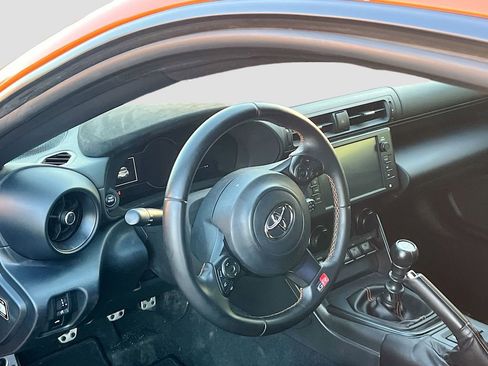 Used 2023 Toyota GR86 10th Anniversary SE image 9