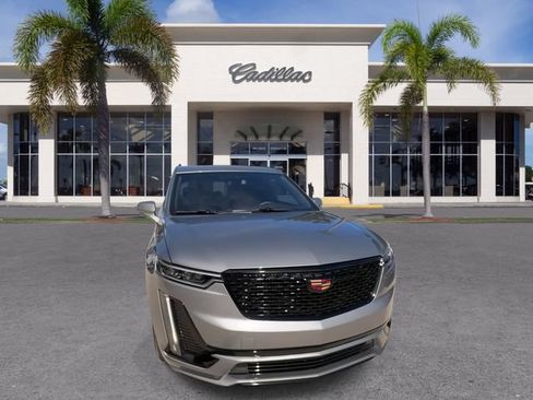 Certified 2024 Cadillac XT6 Premium Luxury FWD image 3