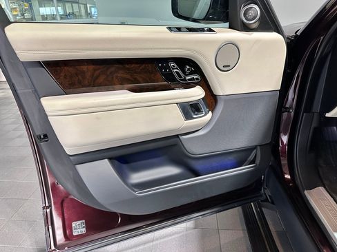 Used 2020 Land Rover Range Rover HSE image 11