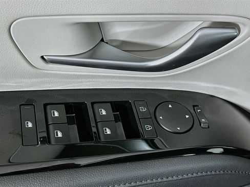 Used 2025 Hyundai Tucson Limited FWD image 15