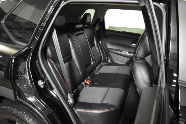 Certified 2025 Nissan Rogue SV AWD/4WD image 32