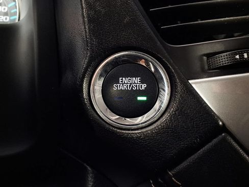 Used 2018 Chevrolet Tahoe Premier RWD image 17