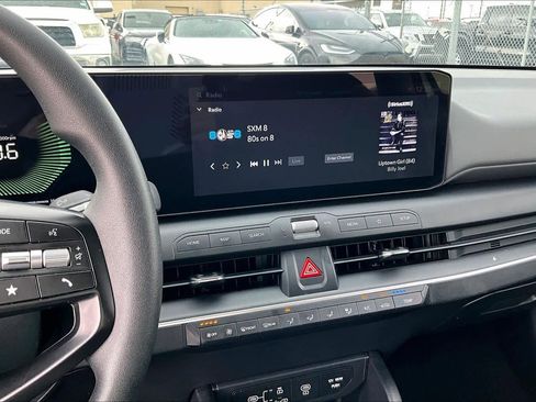 Used 2025 Kia K4 LXS image 6