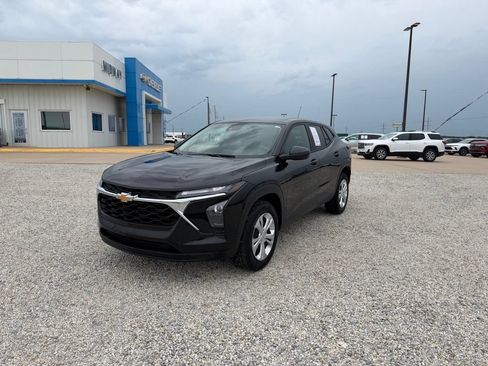 Used 2026 Chevrolet Trax LS FWD image 7