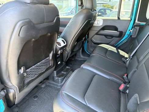 Used 2024 Jeep Wrangler Unlimited Rubicon AWD/4WD image 10