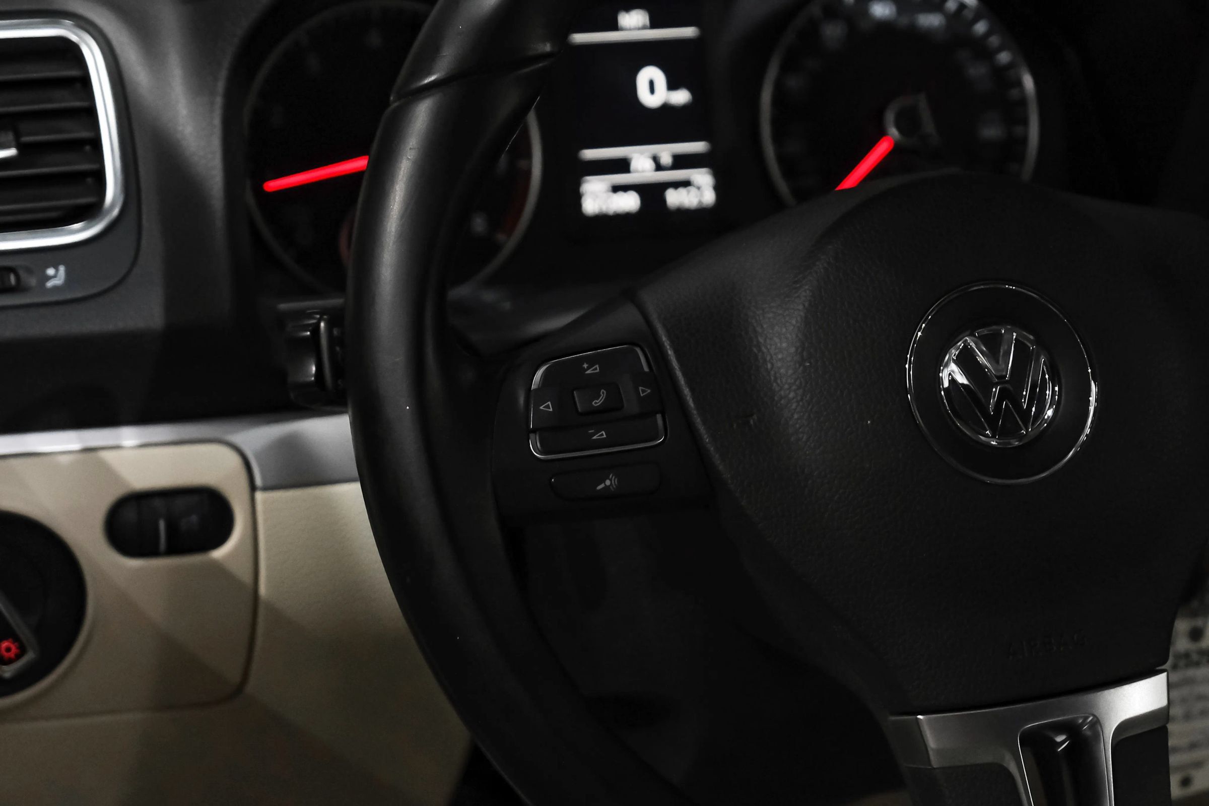 Used 2012 Volkswagen Eos Komfort FWD image 18